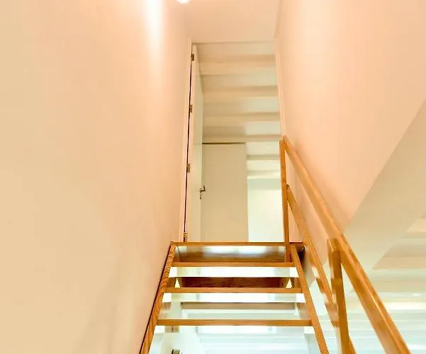 Porto Wine Loft Duplex With Swimming Pool וילה נובה דה גאיה